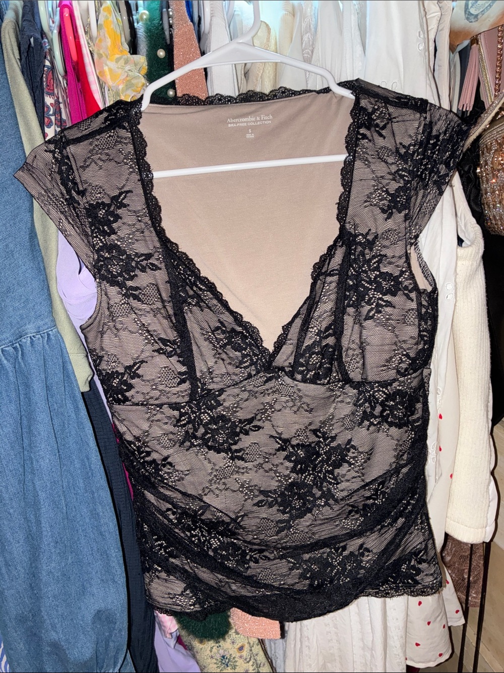 Abercrombie & Fitch Bra-Free V-Neck Lace Top